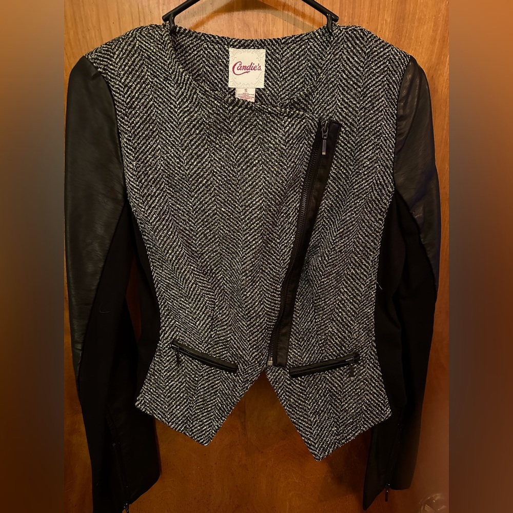 Moto style Blazer with zipper on sleeves and pockets
